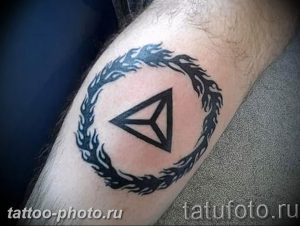 фото тату треугольник с кругом 11.12.2018 №070 - triangle with - tattoo-photo.ru